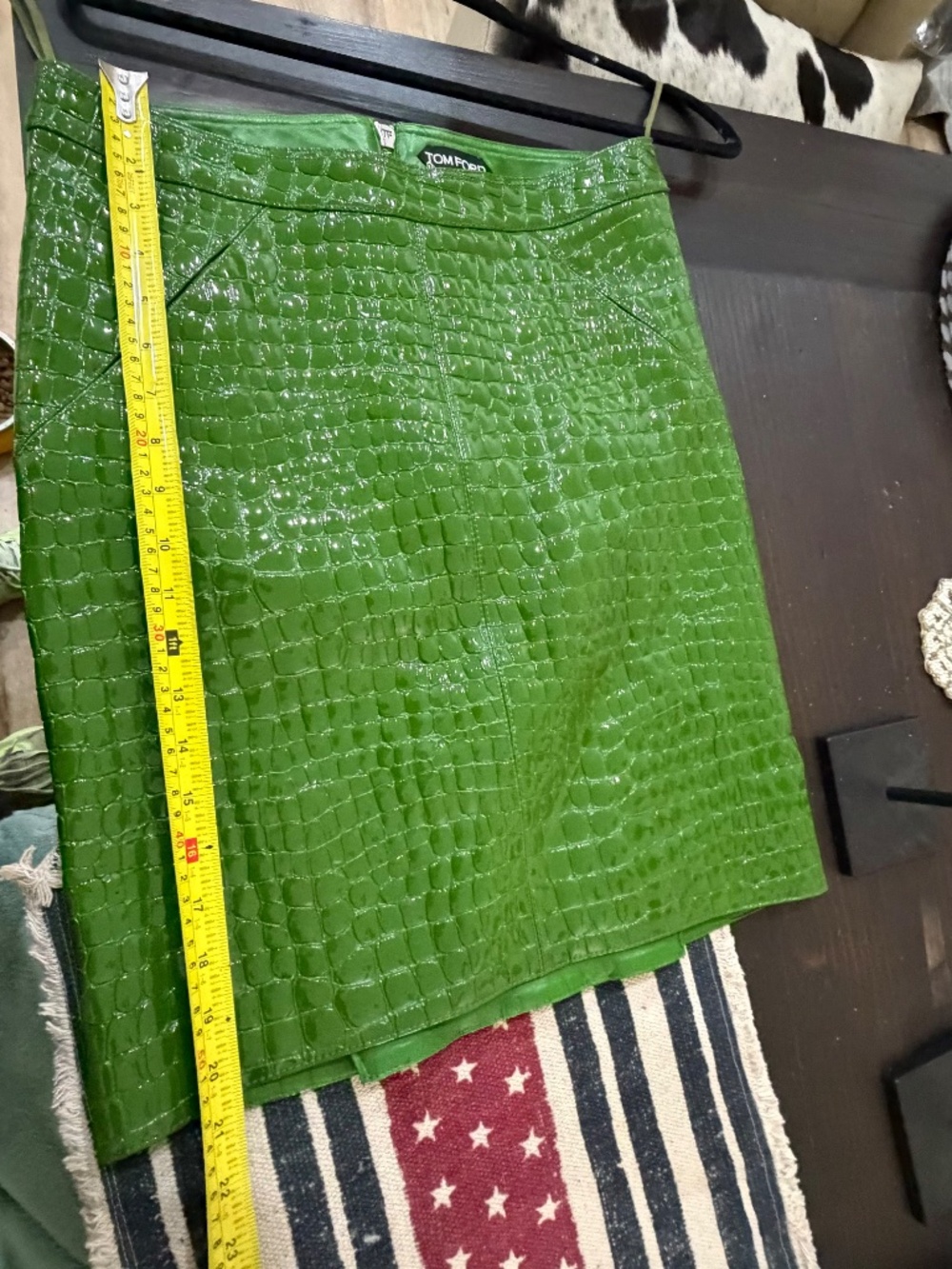 TOM FORD Green Croc-Embossed Patent Leather Mini Skirt IT 40 / US 4 - Picture 5 of 7